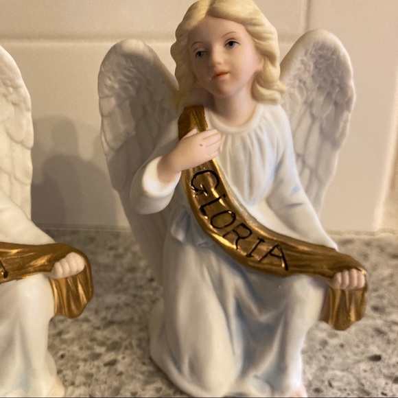 HOMCO Nativity Christmas angel figurines - Picture 7 of 7
